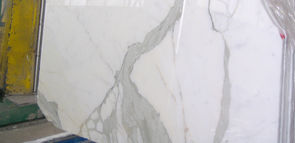 654-l-calacatta-gold.jpg